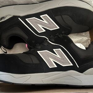 New Balance Women's Black and Gray Sneakers